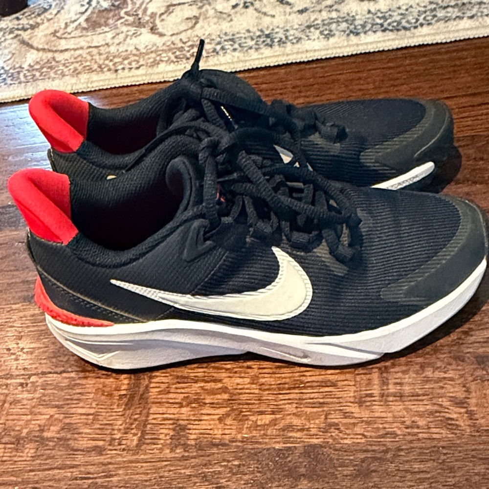 Nike youth 4.5 excellent used condition
